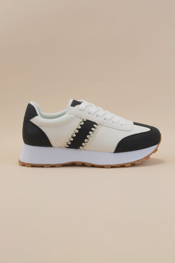 Poetry Stitched Edge Design Lightweight Sneakers